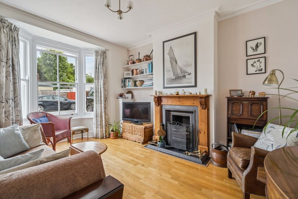 Property photo 3 of 19