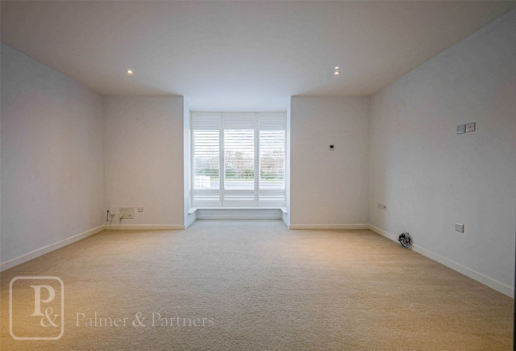 Property photo 2 of 16 Reception Room