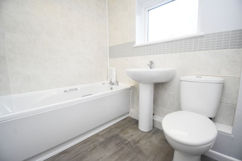 Property photo 3 of 9 Photo 8