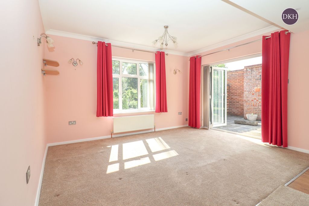 Property photo 3 of 13 Photo 03