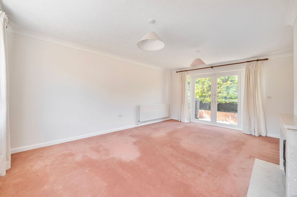 Property photo 3 of 25