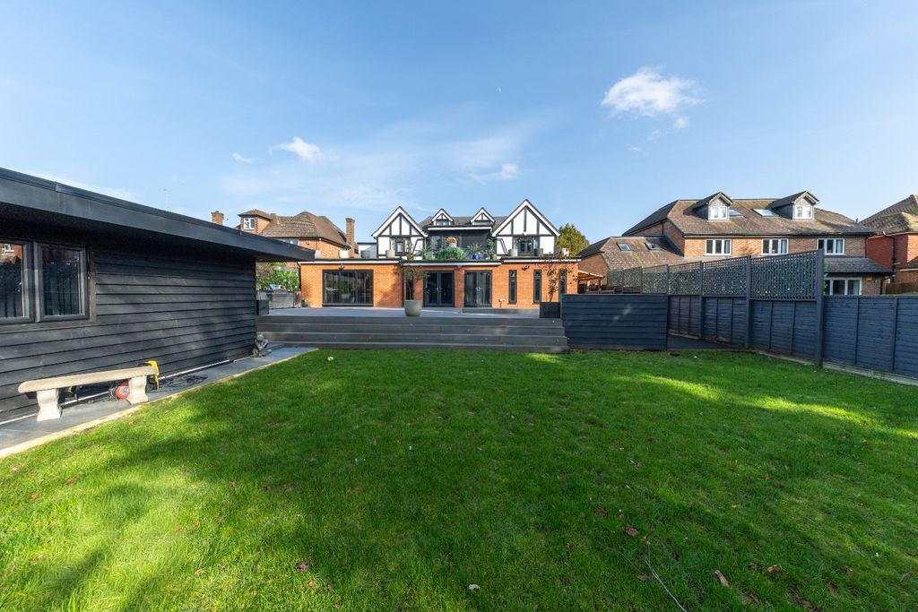 Property photo 1 of 31 4908180