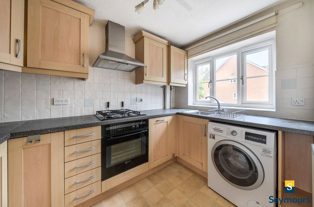 Property photo 2 of 13 Kitchen
