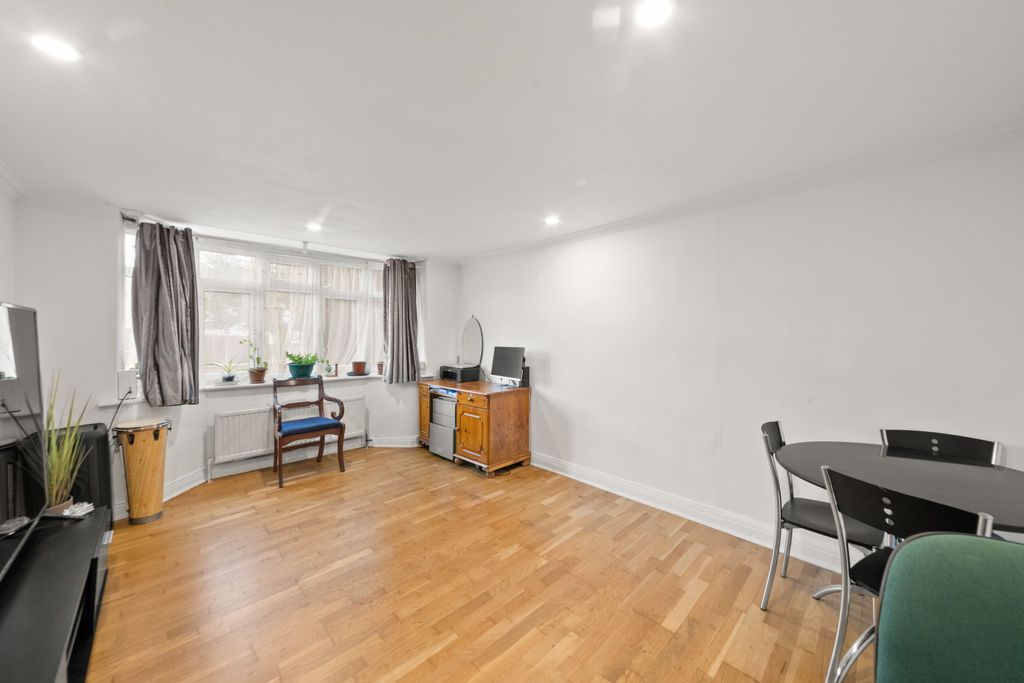 Property photo 3 of 10 Photo 9