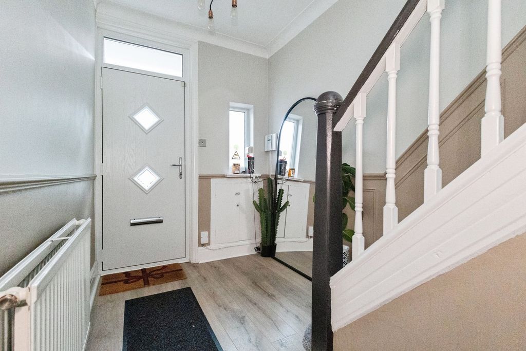 Property photo 2 of 17 Pbox-Img.Jpg
