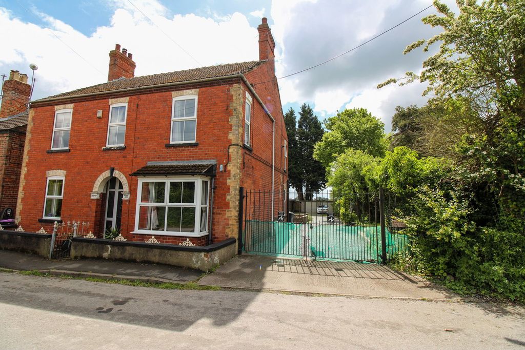 Property photo 1 of 24