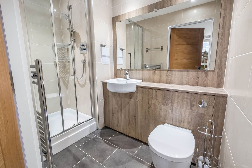 Property photo 3 of 33