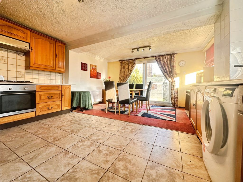 Property photo 3 of 22 8c2Acd79-Img_6811