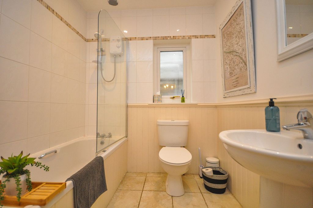Property photo 3 of 27
