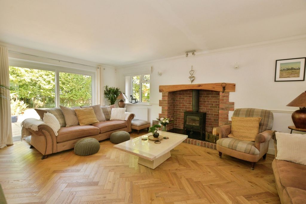 Property photo 3 of 21 Pbox-Img.Jpg