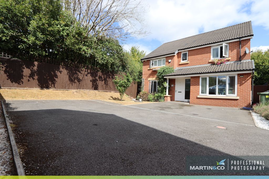 Property photo 2 of 38