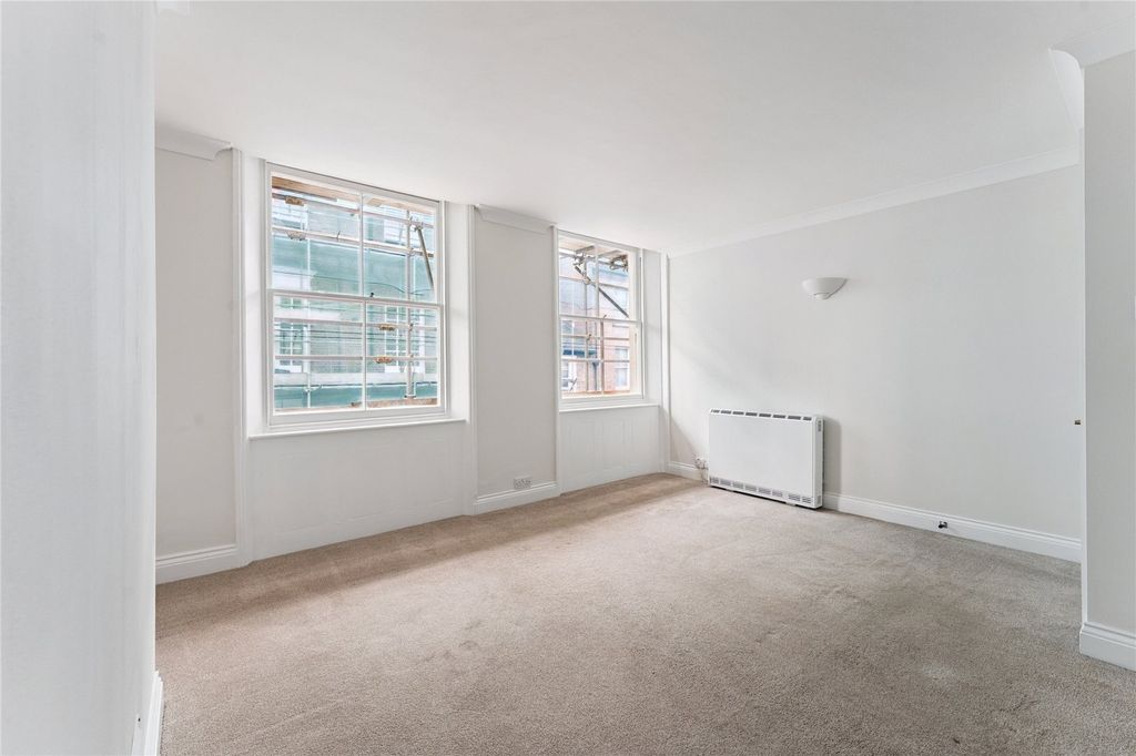 Property photo 3 of 10 Living Room