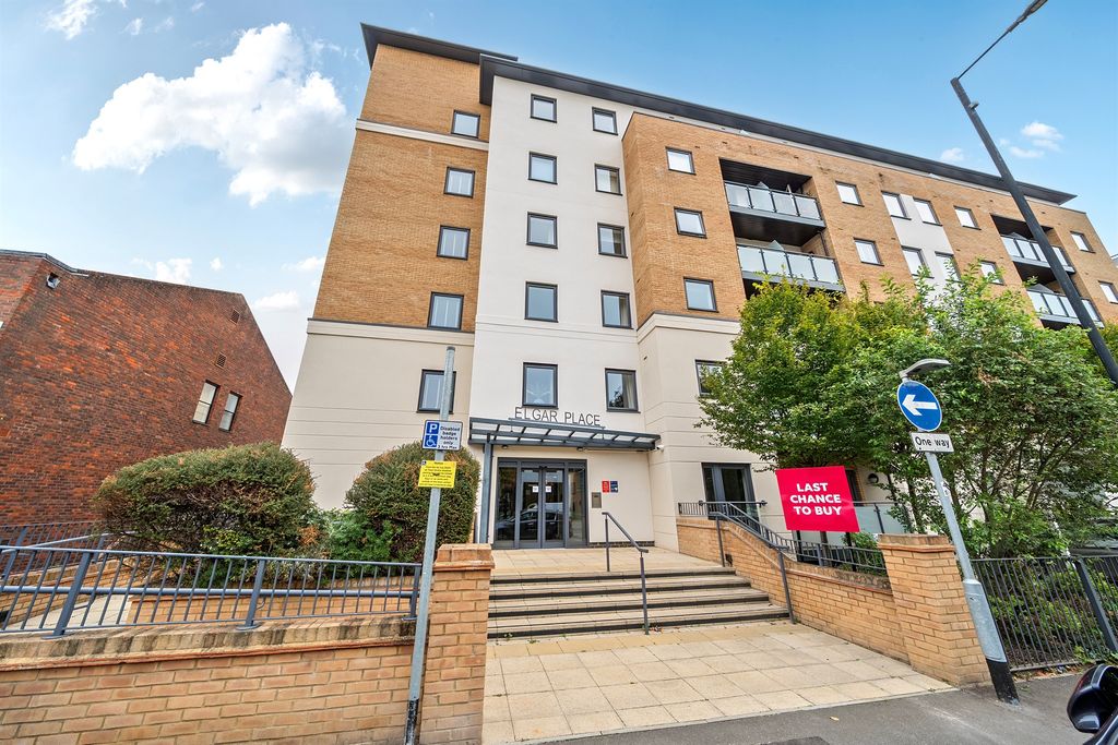 Property photo 1 of 12