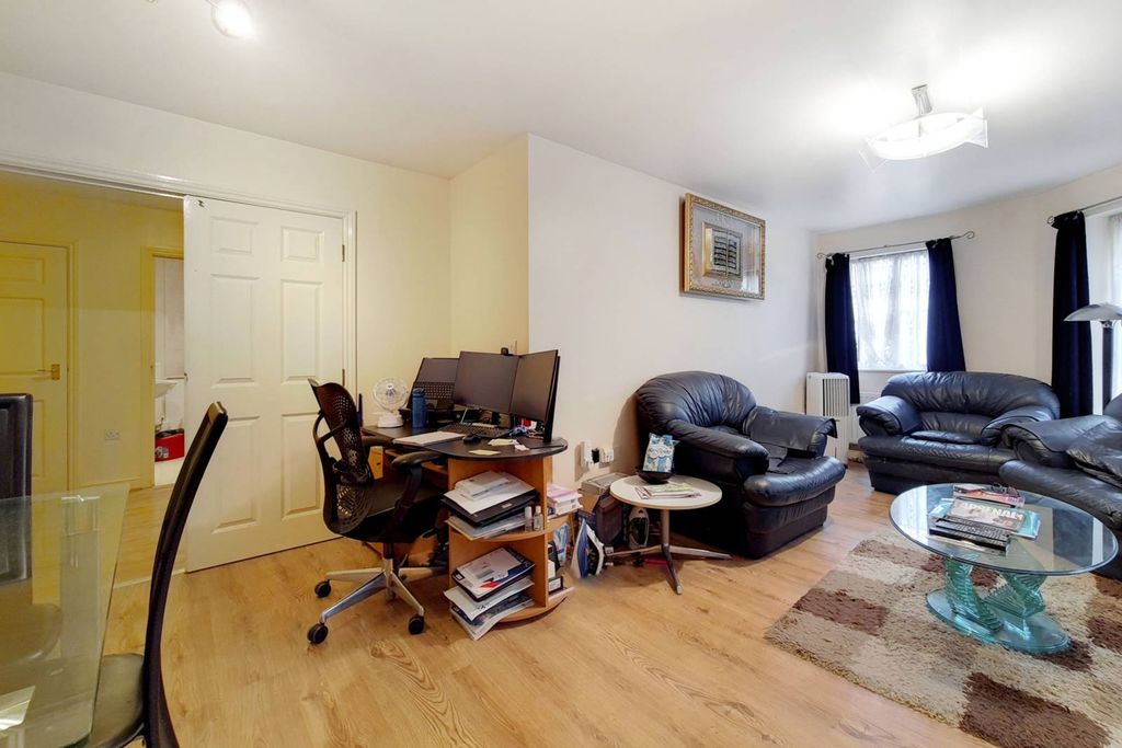 Property photo 3 of 8