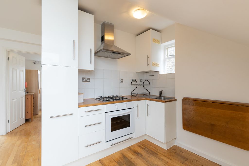 Property photo 3 of 7 Picture No. 13