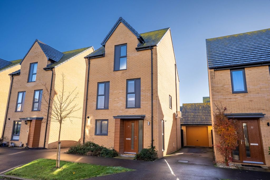 Property photo 1 of 21