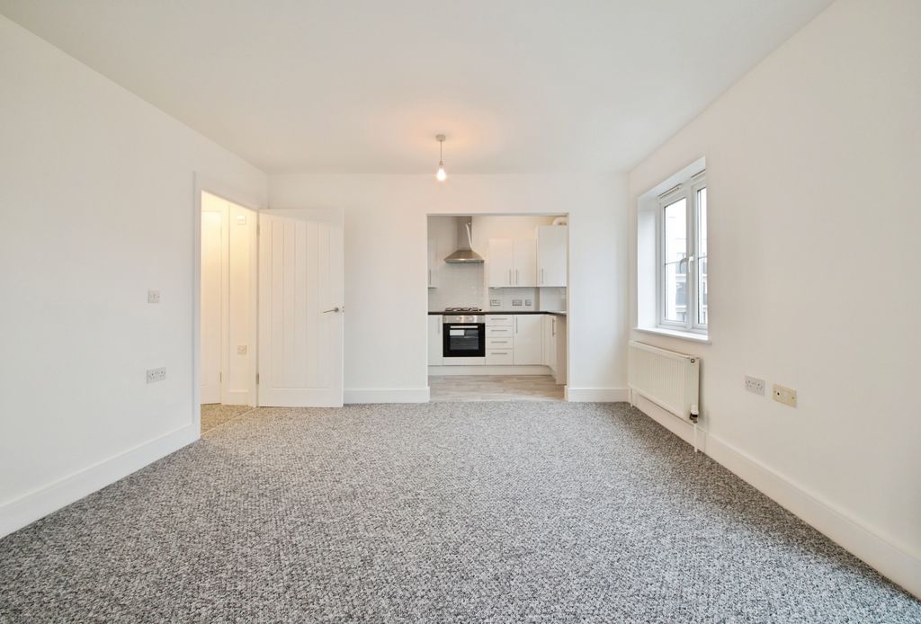 Property photo 2 of 12 Pbox-Img.Jpg