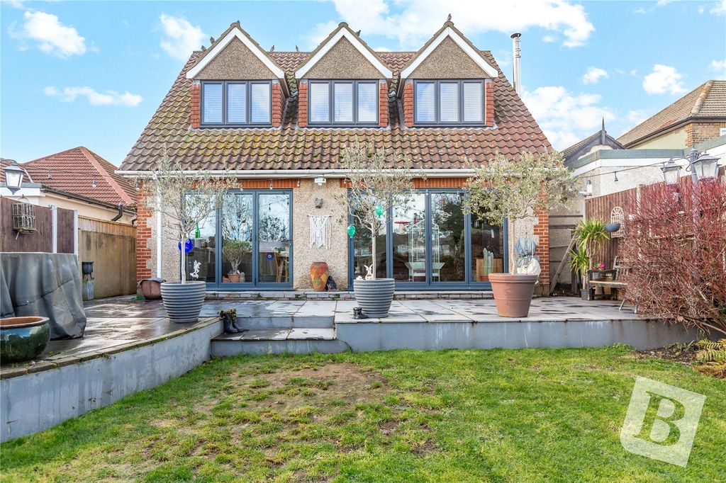 Property photo 1 of 21 Rear Garden