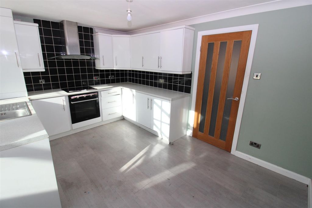 Property photo 3 of 14 Fitted Dining Kitchen