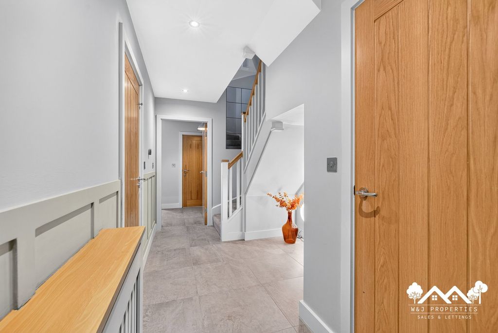 Property photo 2 of 44
