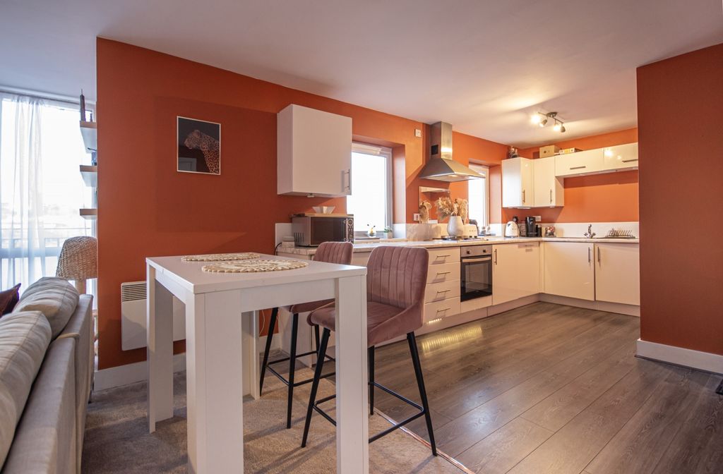 Property photo 3 of 15 4