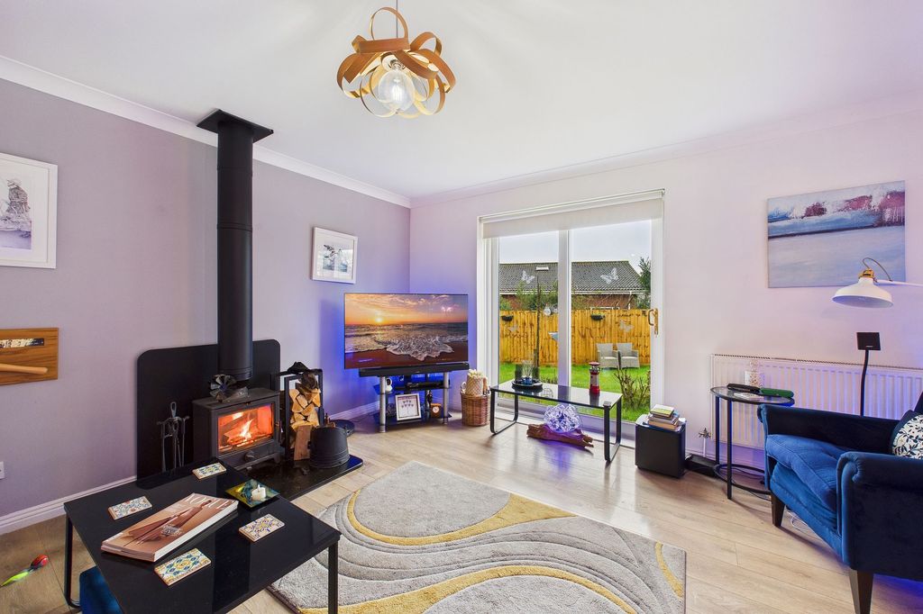 Property photo 2 of 21