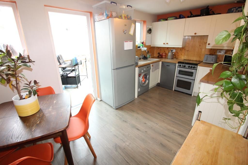 Property photo 2 of 10 Kitchen / Diner