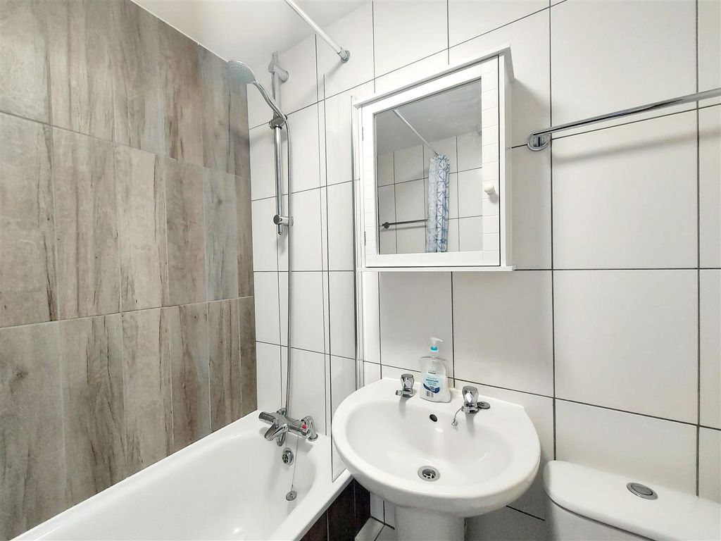 Additional image 13 of 2 bed flat to rentSt. Pirans Road, Atlantic Bay, Perranporth TR6