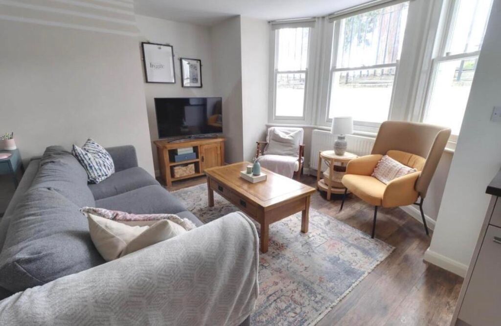 Property photo 3 of 10