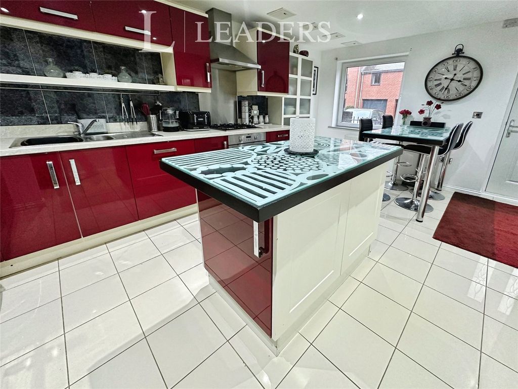 Property photo 2 of 15 Picture No. 04