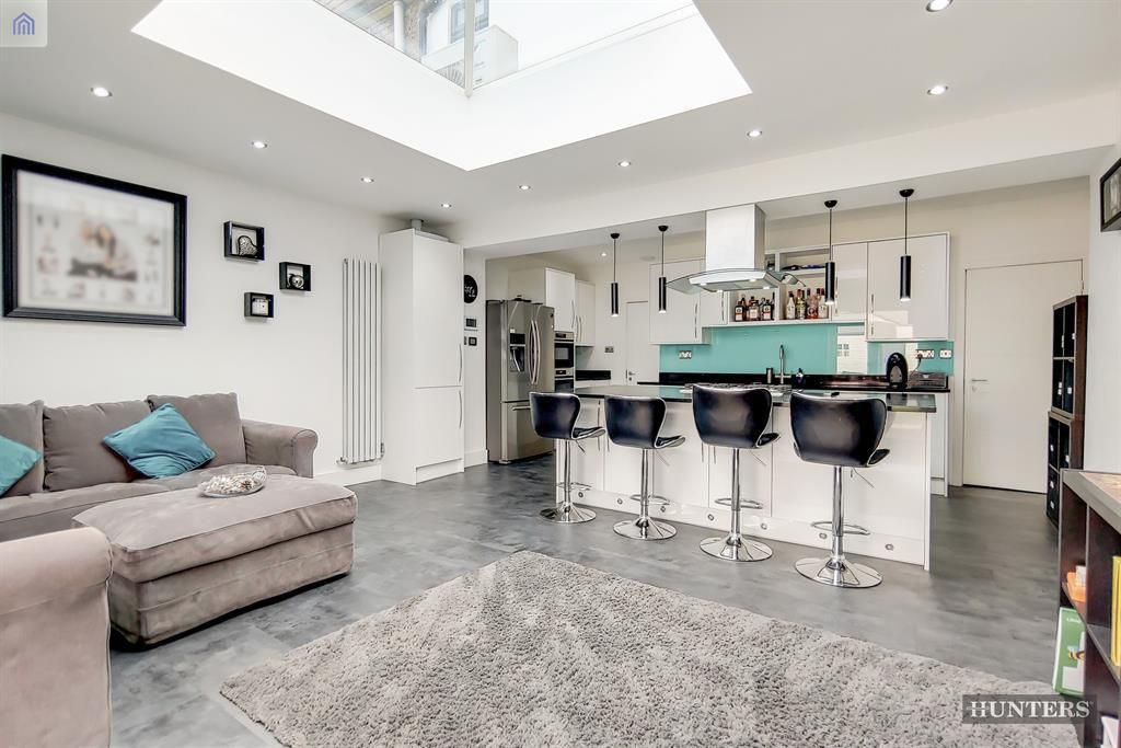 Property photo 3 of 18