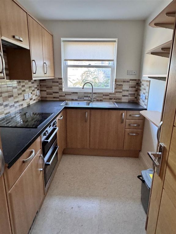 Property photo 3 of 17 Kitchen.Jpg