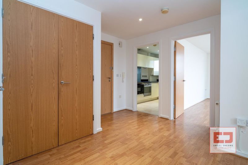 Property photo 2 of 13 Hallway