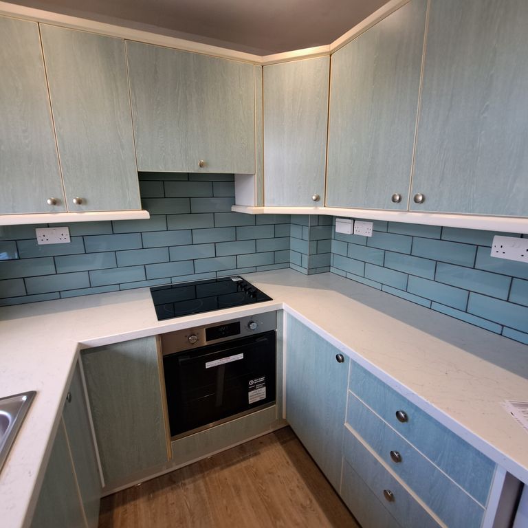 Property photo 3 of 6 Modern