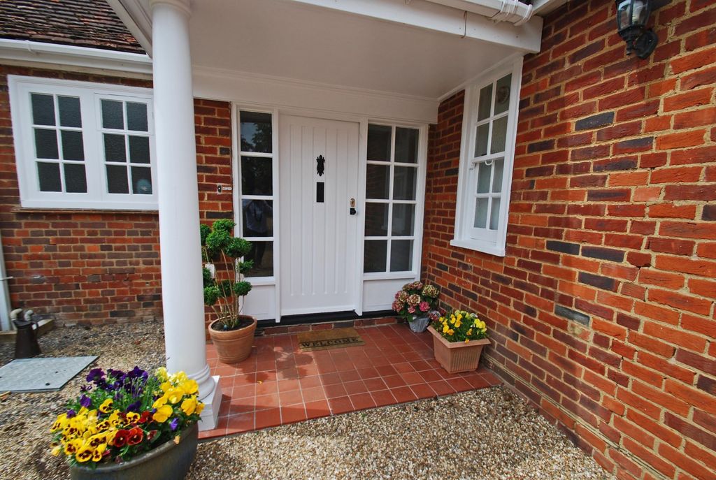 Property photo 3 of 12 Front
