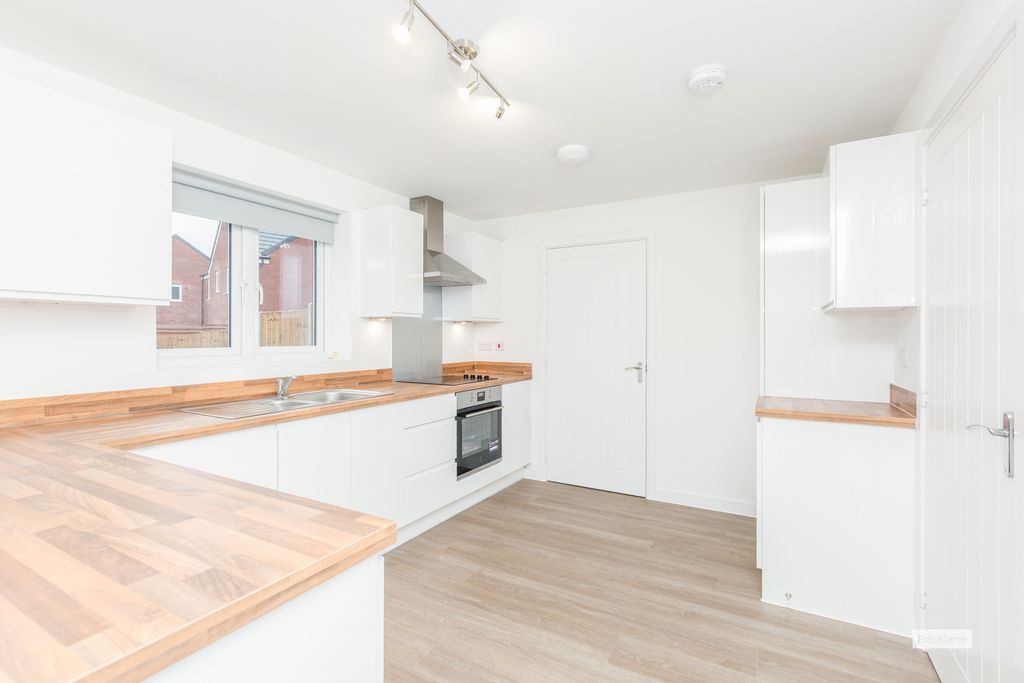 Property photo 3 of 16 Image