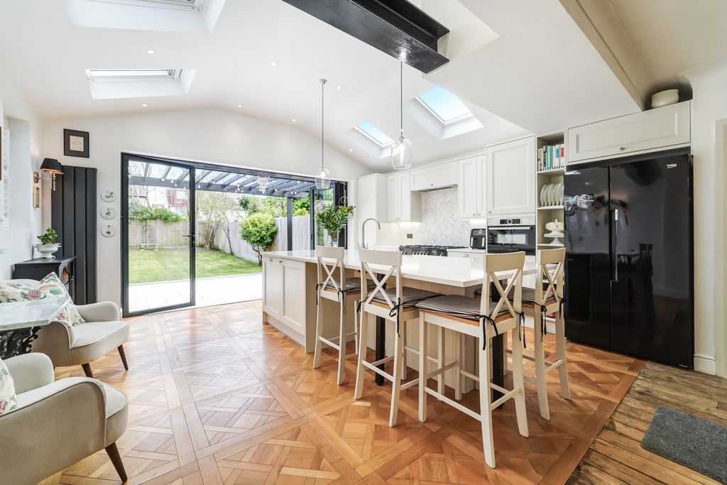 Property photo 2 of 43 Picture No. 06