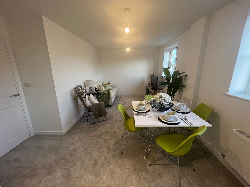 Property photo 2 of 9 Dining Room