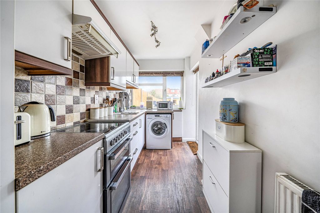 Property photo 2 of 19 Picture No. 10