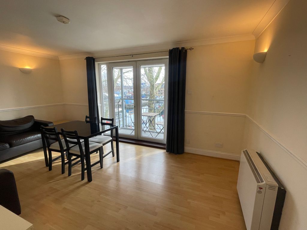 Property photo 1 of 15 Living Room