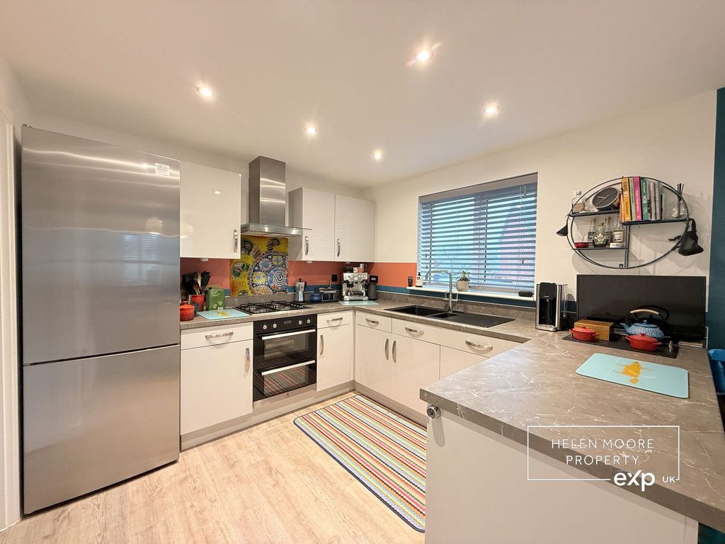 Property photo 3 of 11