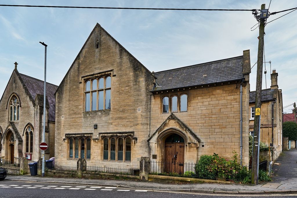 Property photo 1 of 10