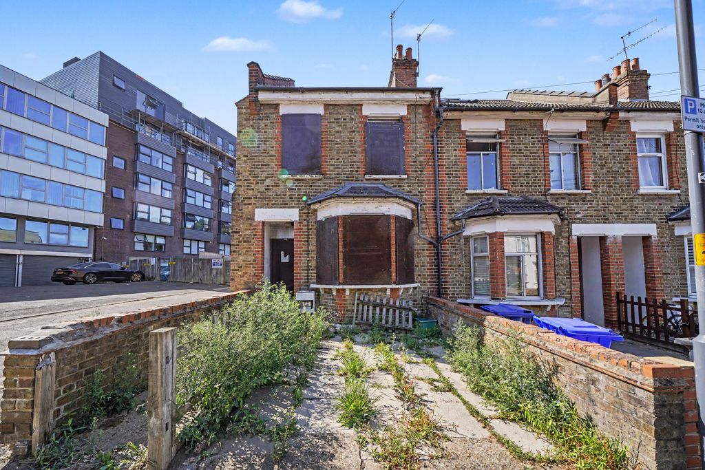 Property photo 1 of 19 3 Sherwood Road, South Harrow, Harrow, Ha2 8Aw
