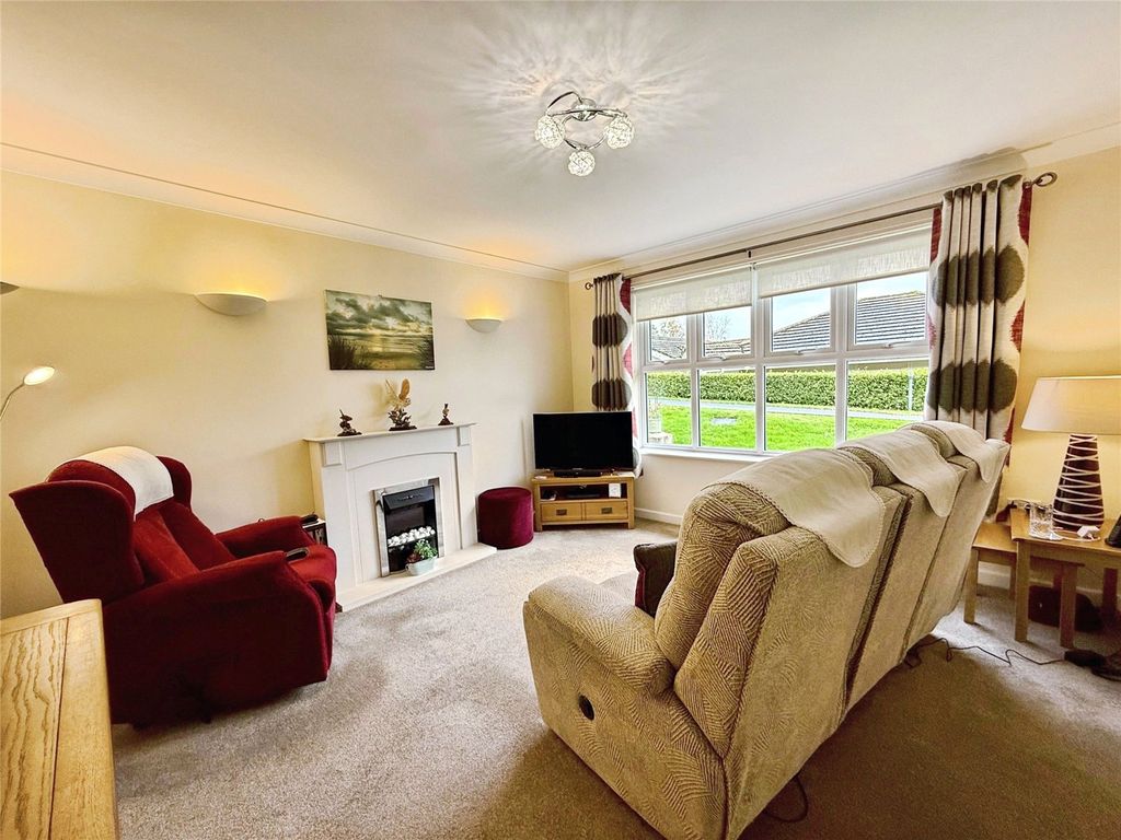 Property photo 2 of 18 Picture No. 30