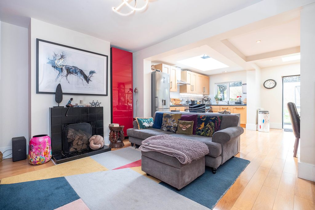 Property photo 2 of 11