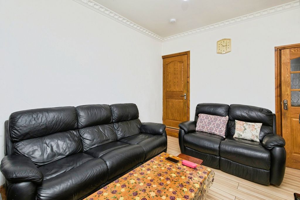 Property photo 2 of 16 Dining Room