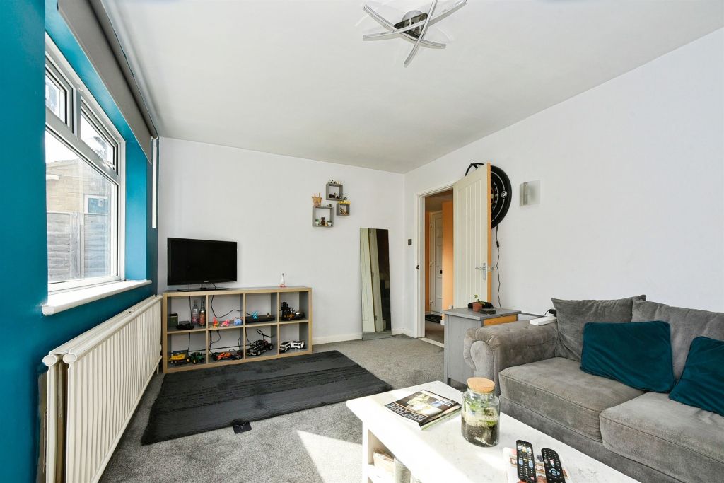 Property photo 3 of 11