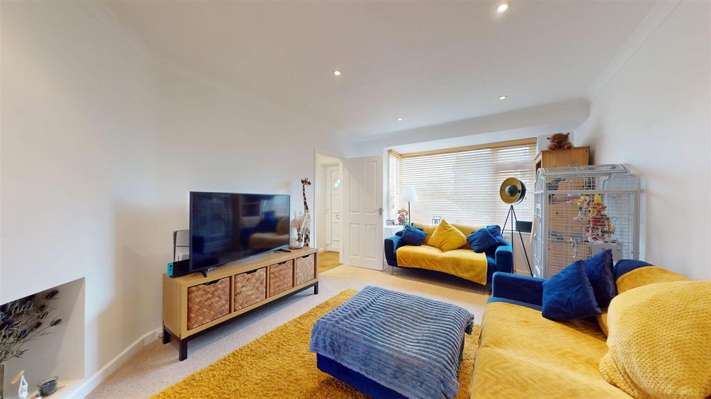 Property photo 2 of 10 Living Room