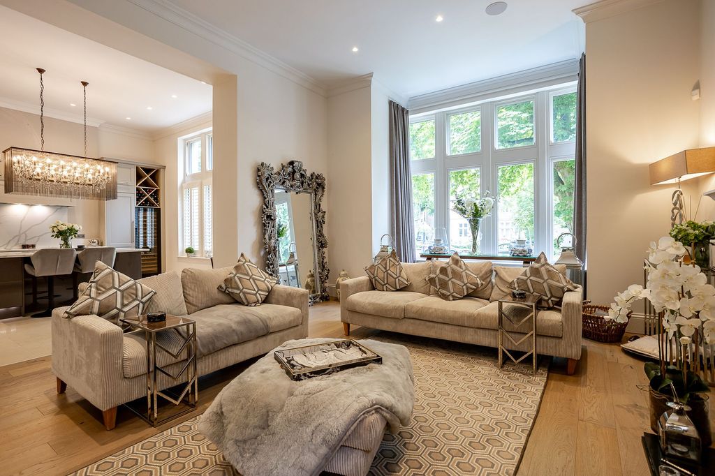 Additional image 5 of 2 bed flat for saleVictoria Avenue, 21 Victoria Avenue HG1