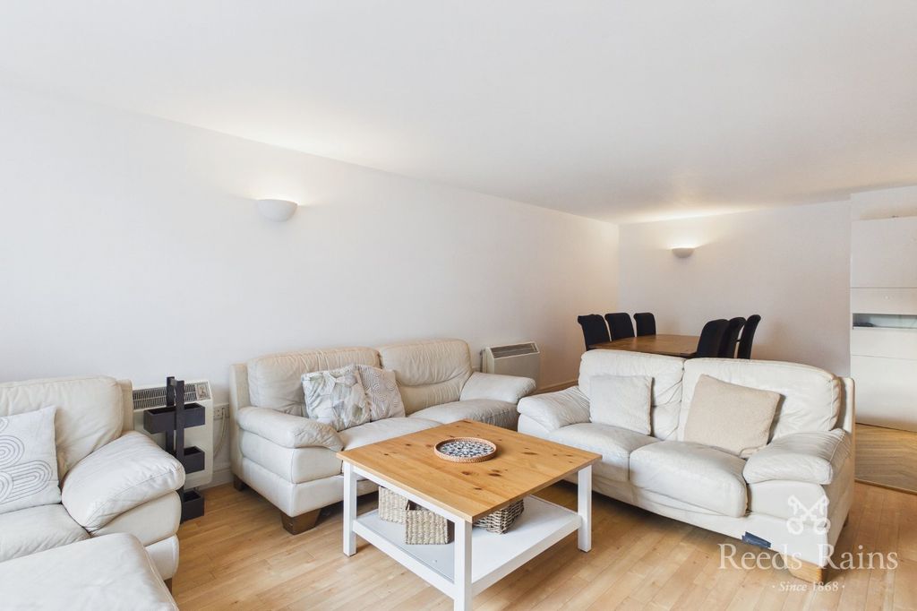 Property photo 3 of 12 Picture No. 05